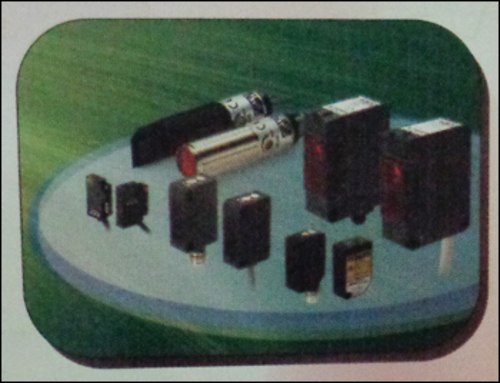 Standard Photoelectric Sensors - High-quality Intermediate Material, 50 Meter Sensing Range, Rugged & Harsh Environment Compatibility, Multiple Versions Available