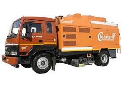 Automatic Ride On Diesel Sweeping Machine With Diesel Engine And Mild Steel Material Cold Water Cleaning