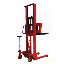Hydraulic Stacker - High Grade Raw Materials, Battery Operated Power Performance, Robust Design